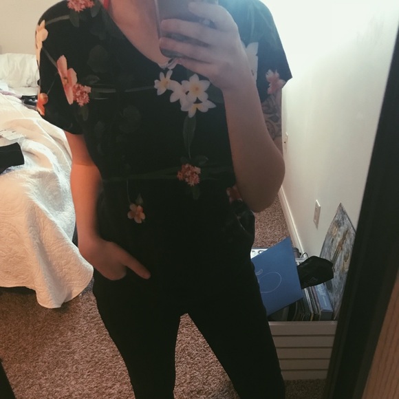 Carmen Flower Tee - Picture 2 of 3